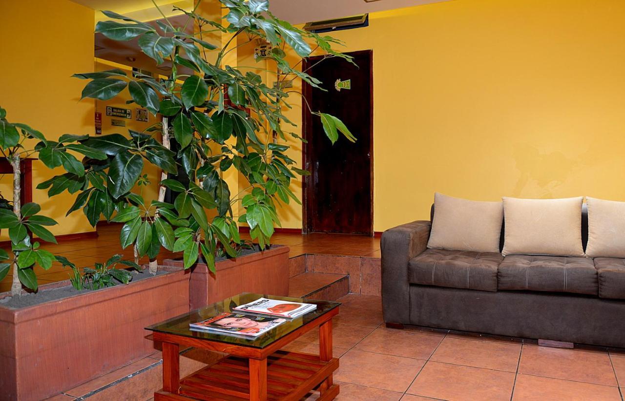 קיטו Hostal Terra 3 - Base Aerea מראה חיצוני תמונה